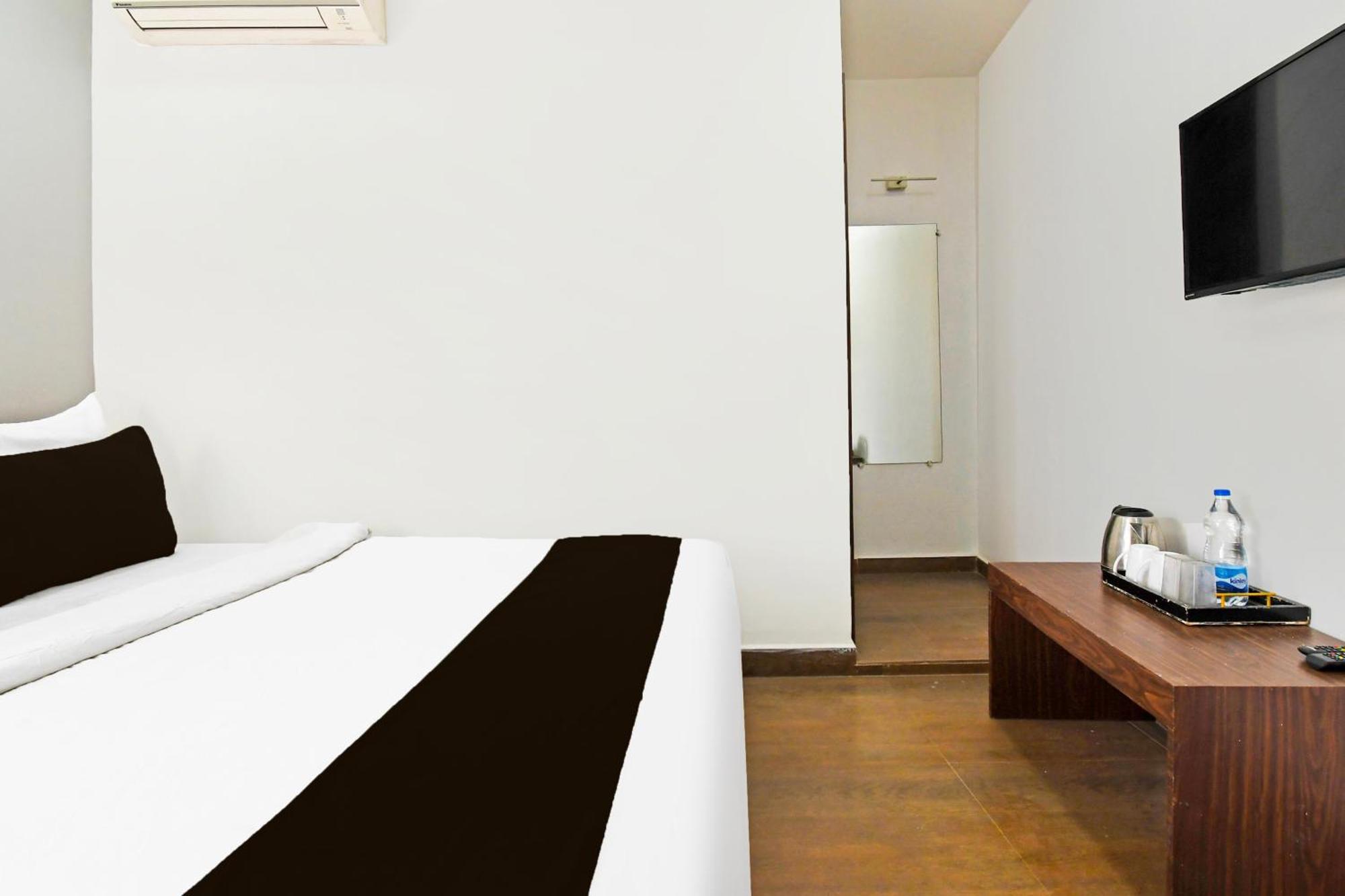 Hotel Super Townhouse Mancheswar Industrial Estate Bhubaneswar Exterior foto