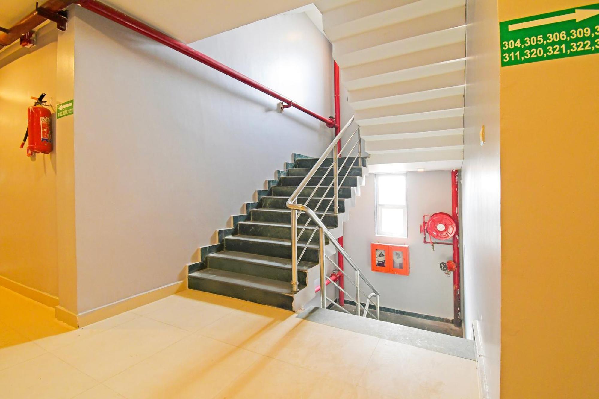 Hotel Super Townhouse Mancheswar Industrial Estate Bhubaneswar Exterior foto