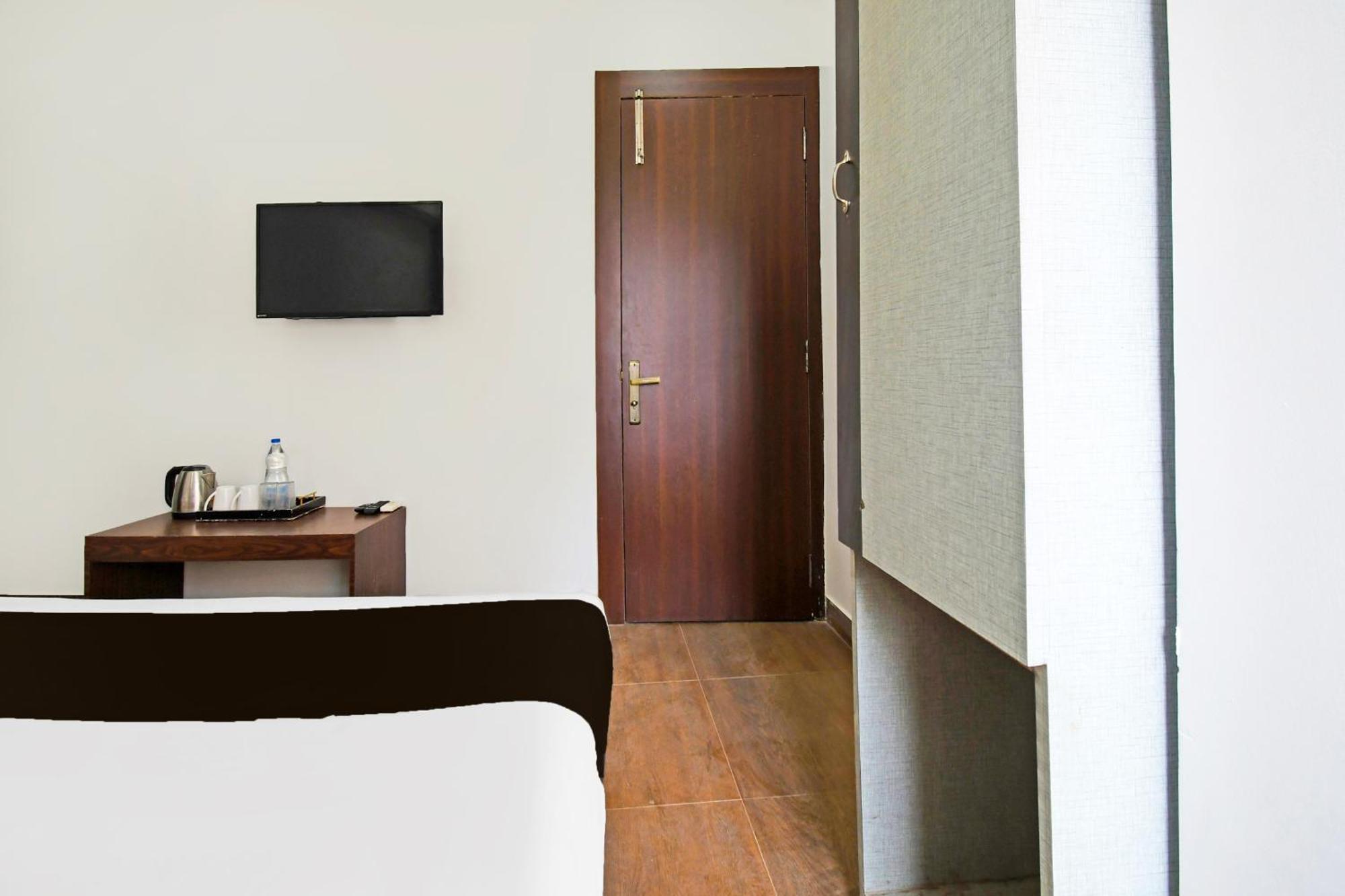 Hotel Super Townhouse Mancheswar Industrial Estate Bhubaneswar Exterior foto