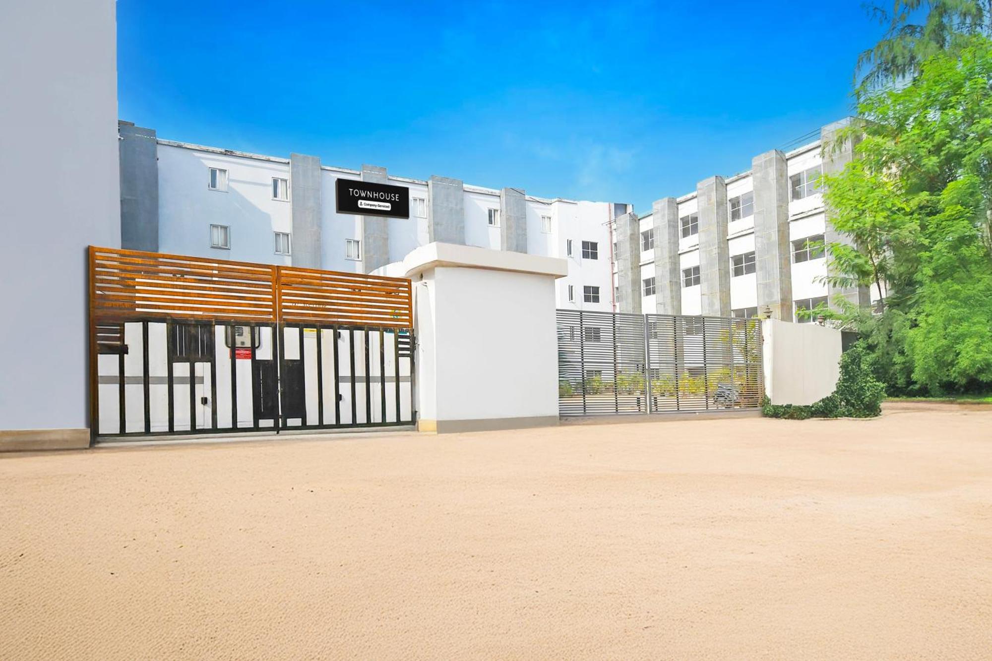 Hotel Super Townhouse Mancheswar Industrial Estate Bhubaneswar Exterior foto